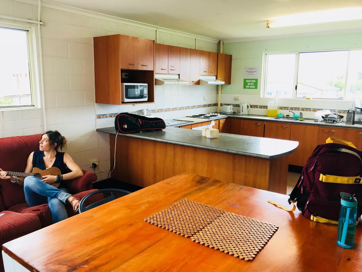 Caloundra Backpackers Hostel Bagian luar foto