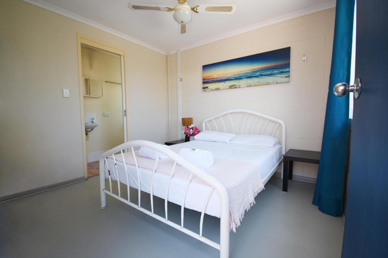 Caloundra Backpackers Hostel Bagian luar foto